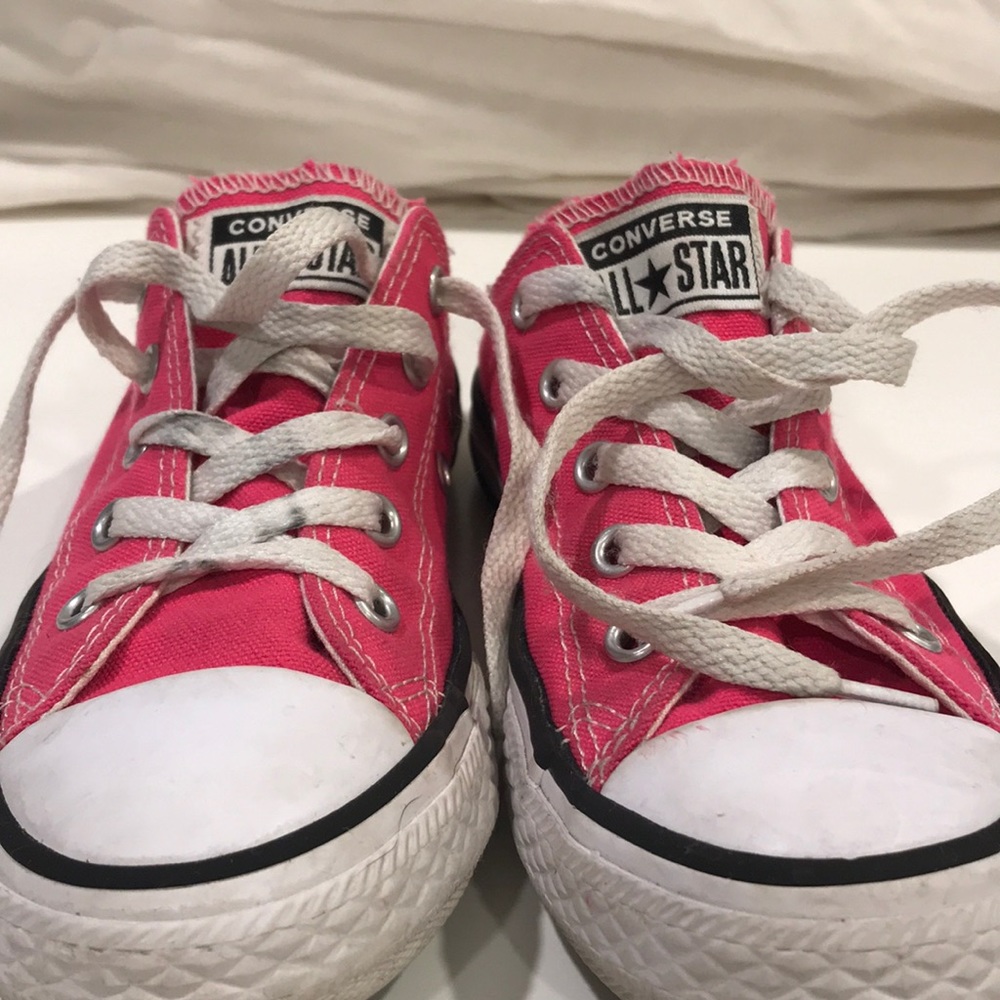 Kids size 13 pink canvas converse sneakers - Picture 5 of 6